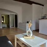 Апартаменты Authentique Au Coeur De Tropez *