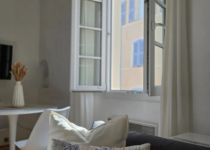 Authentique Au Coeur De Tropez Apartmán